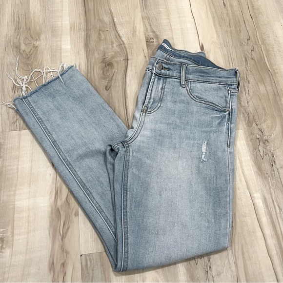 Old Navy “The Power Jean” straight leg size 0 - Picture 4 of 5